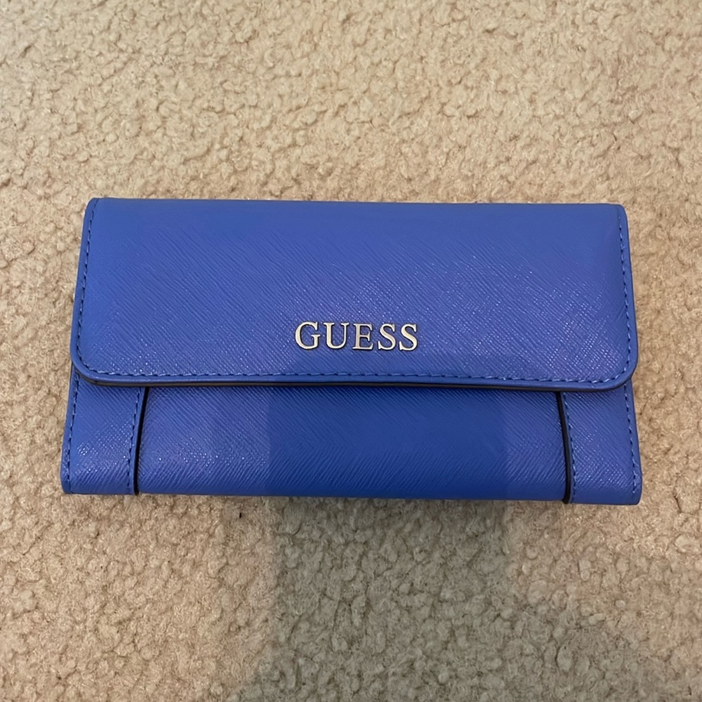 Guess clutch